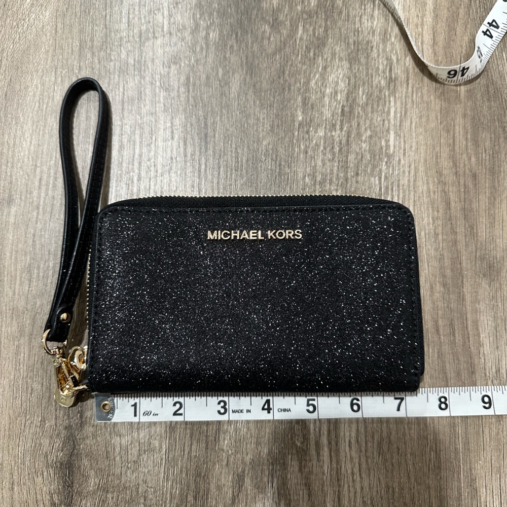 Michael Kors wristlet